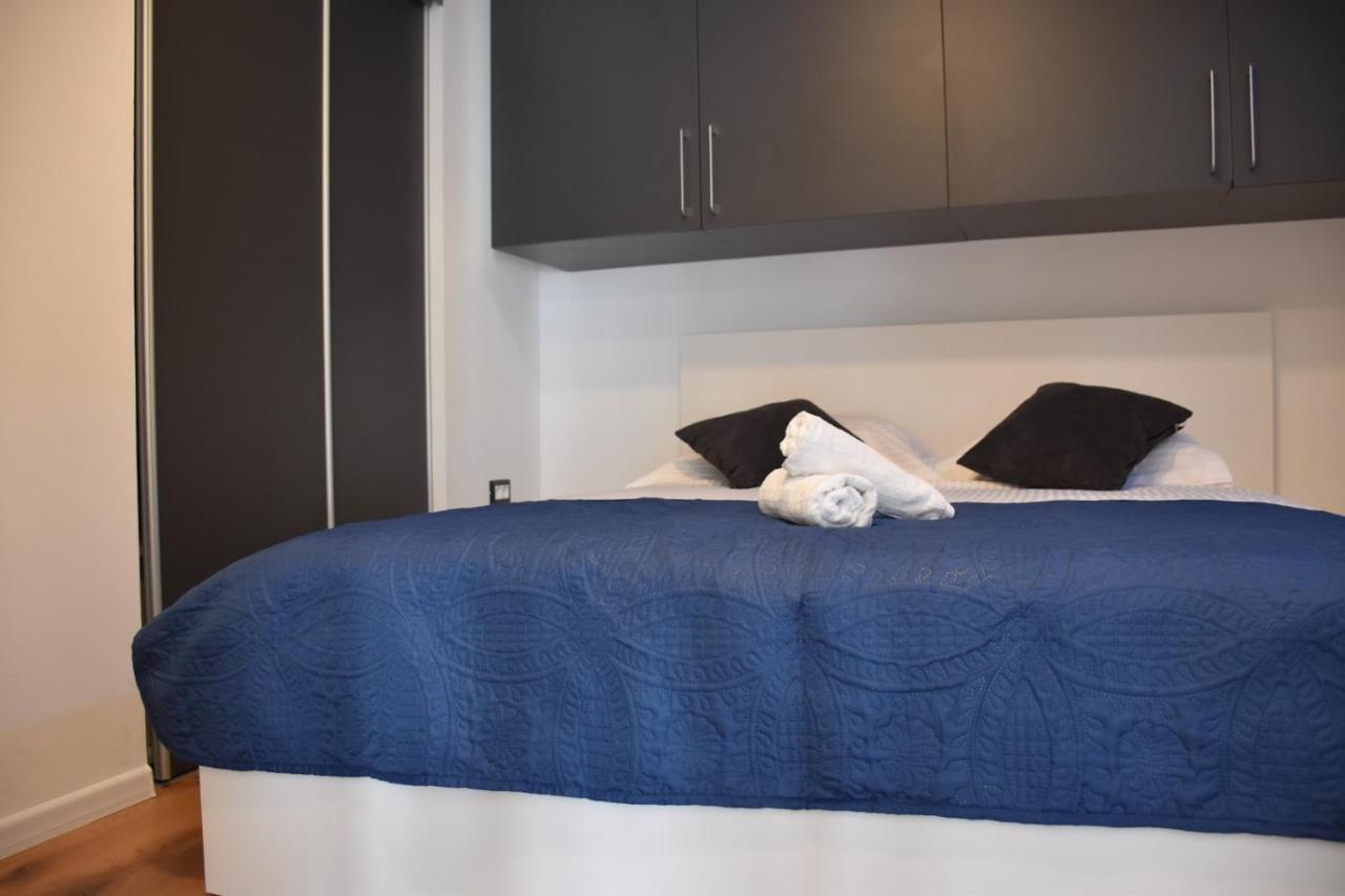 Apartman Lucana Apartment ตรีบูนย์ ภายนอก รูปภาพ