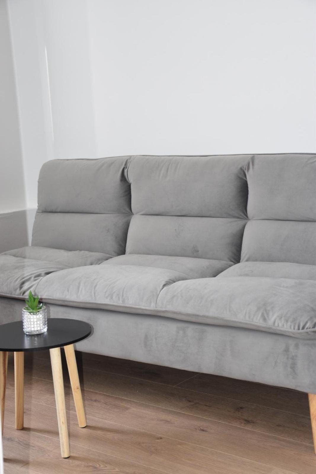Apartman Lucana Apartment ตรีบูนย์ ภายนอก รูปภาพ